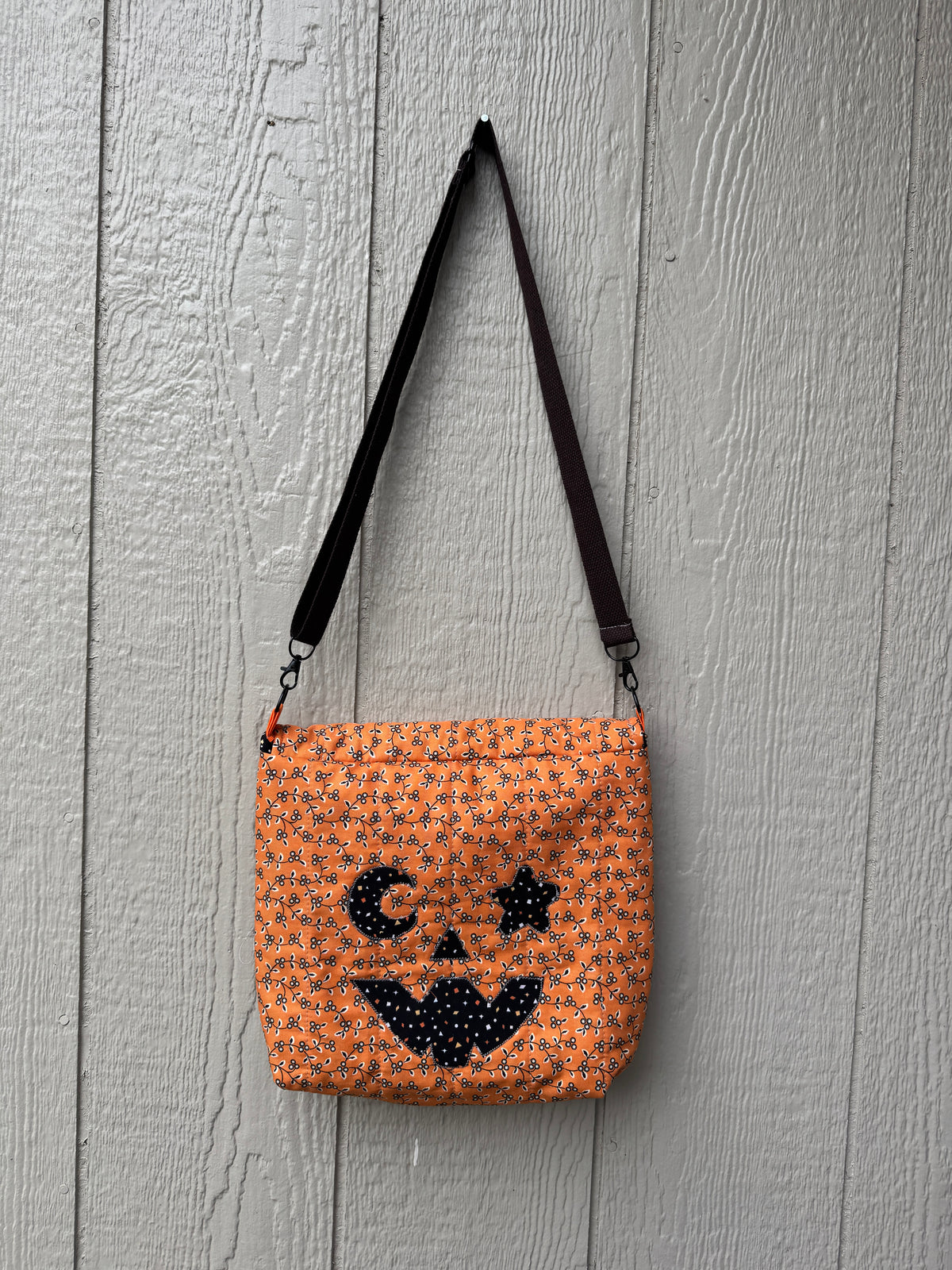 Jack o lantern messenger bag