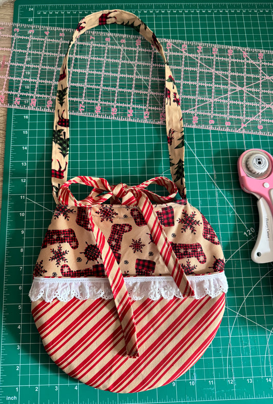 Round holiday purse