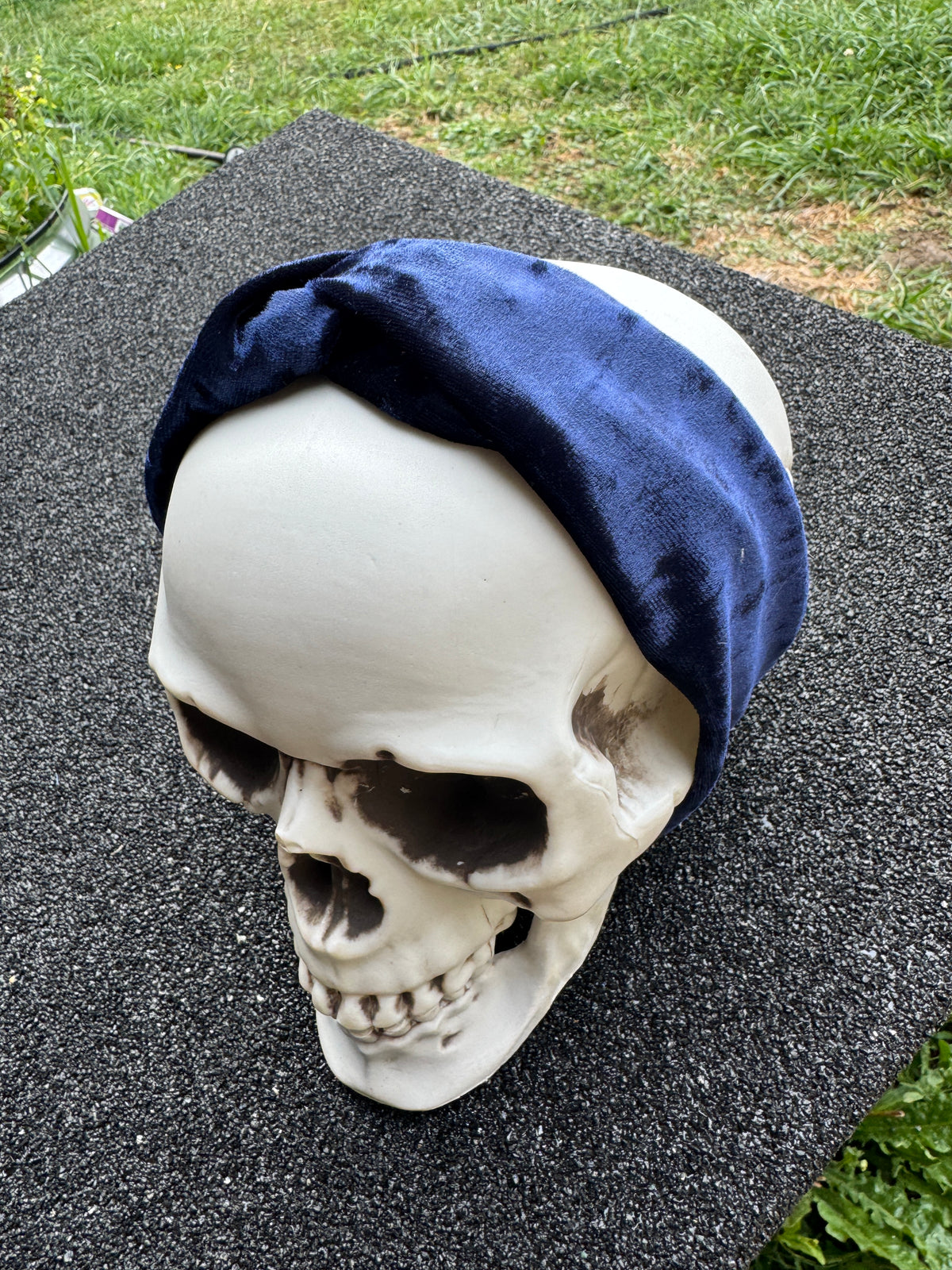 Blue velvet stretch headband
