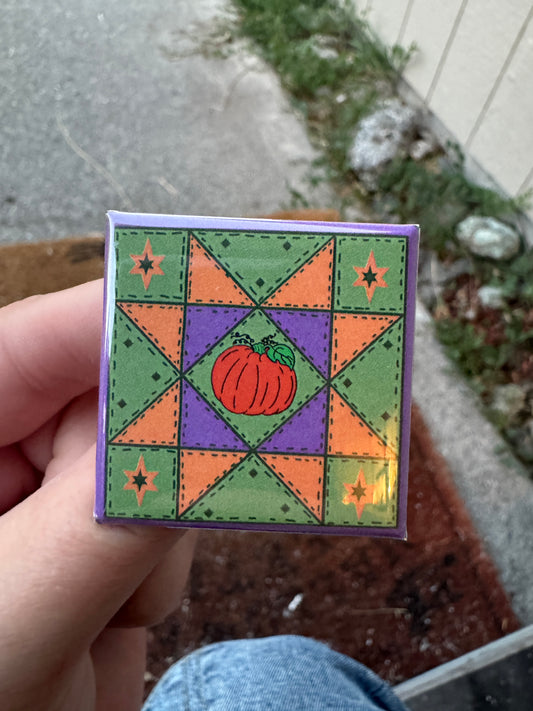 Quilted pumpkin square button