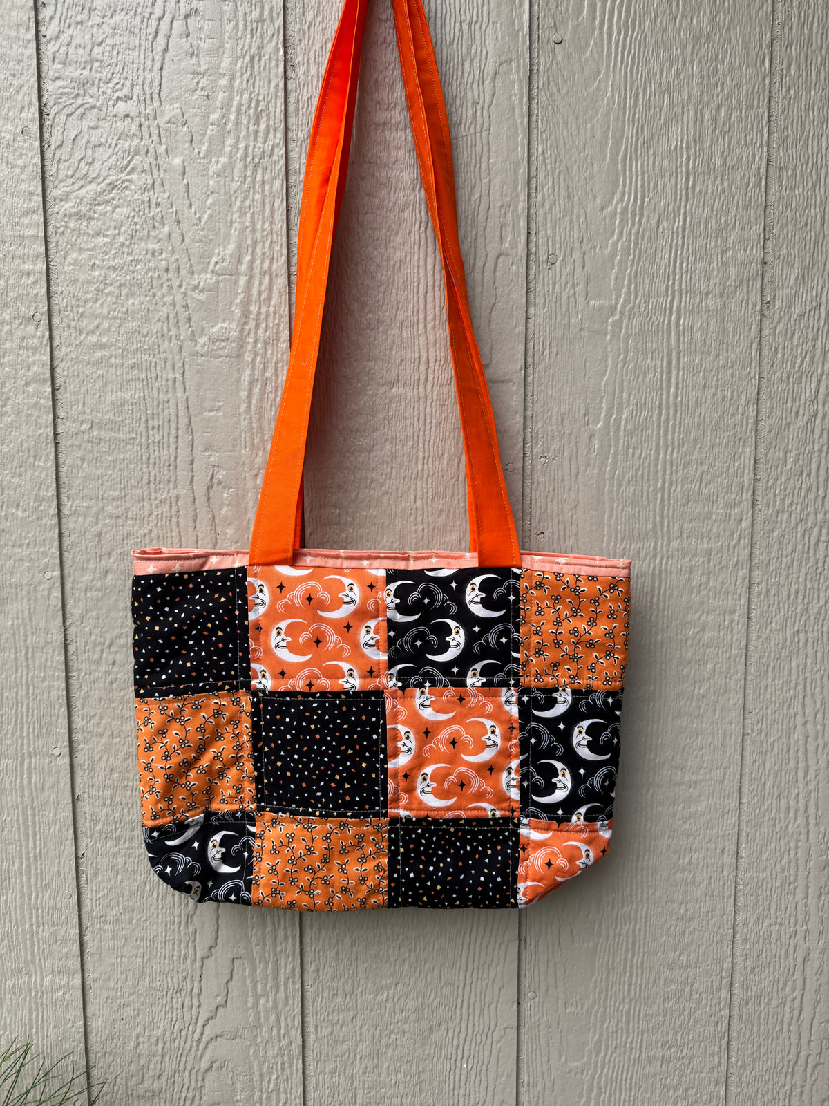 Halloween zippered tote bag