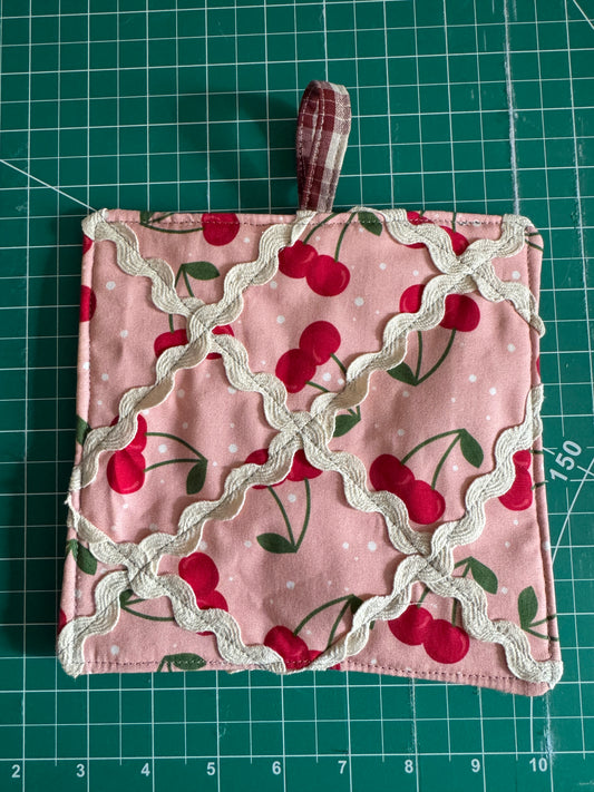 Cherry pie pot holder