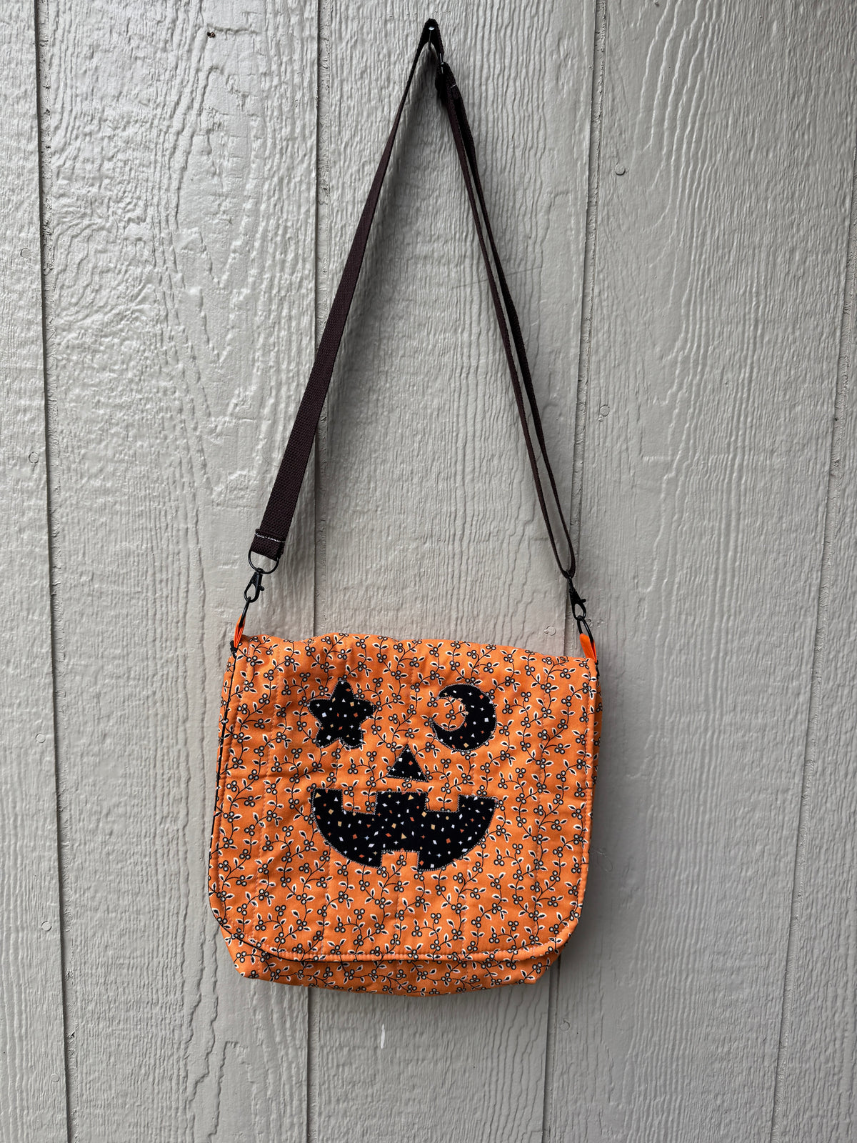 Jack o lantern messenger bag