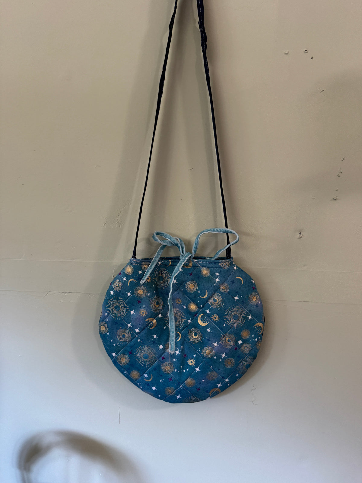 Celestial round purse