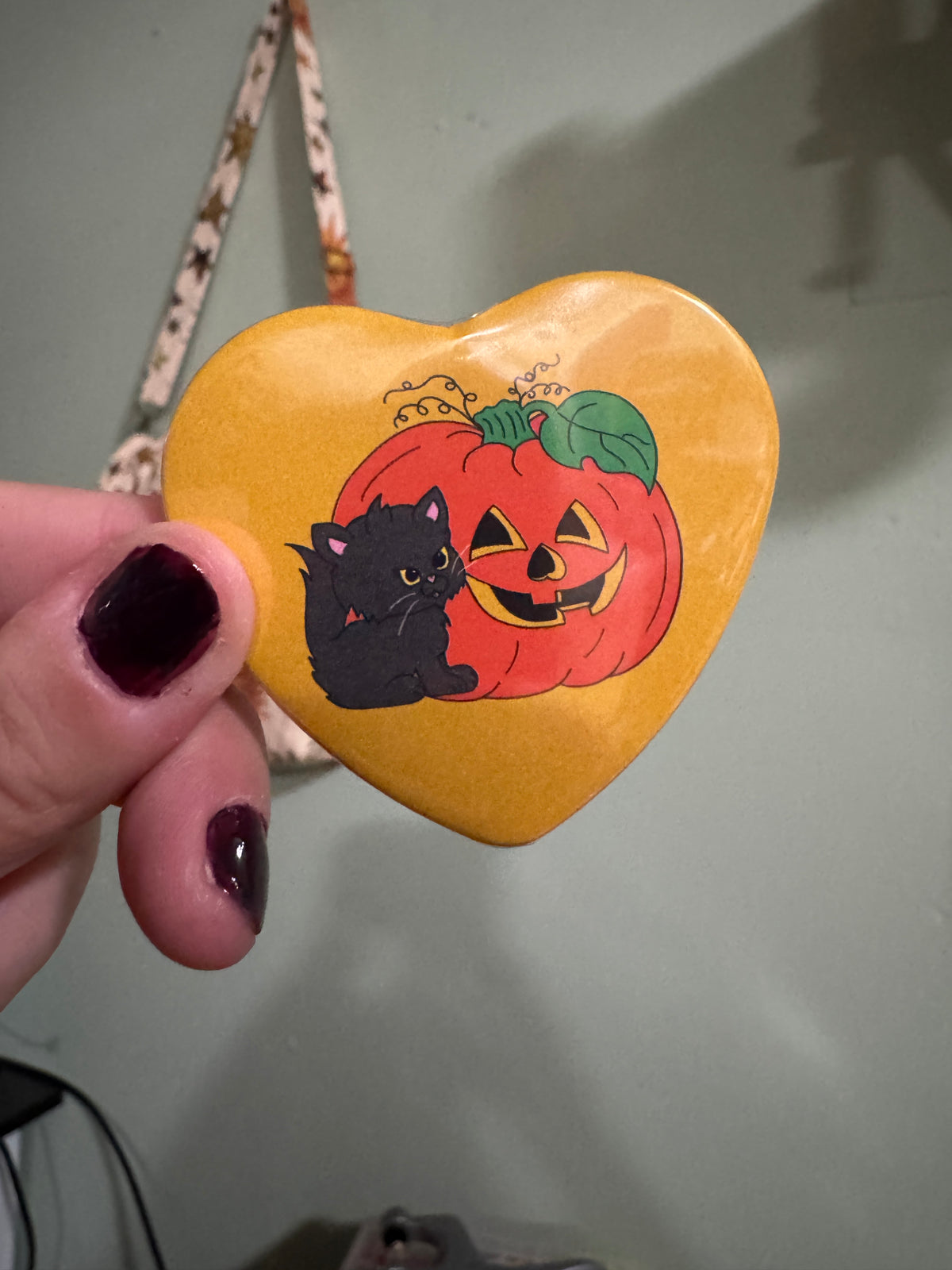 pumpkin kitty heart shaped 2.25 inch button